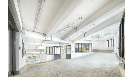 plush74 location scouting film foto evento noleggio berlino hall5