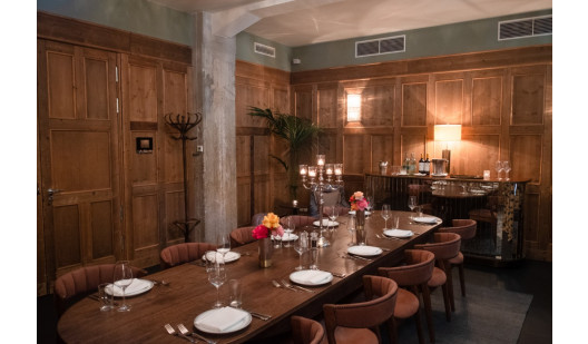 plush74 location scouting film photo event rental germany berlin soho house club room dining2