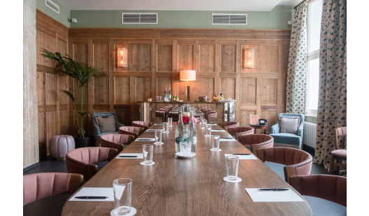 plush74 location scouting film photo event rental germany berlin soho house club room dining4