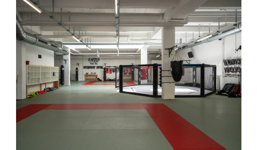 plush74 locations germany berlin sports urban photo film fenriz gymjpg11