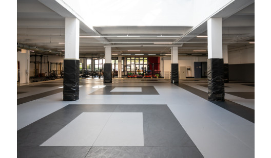 plush74 locations germany berlin sports urban photo film fenriz gymjpg14