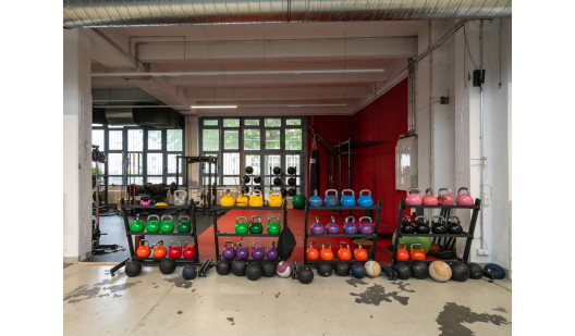 plush74 locations germany berlin sports urban photo film fenriz gymjpg18