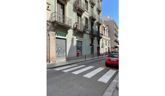 plush74 locations fotofilm produktion deutschland fotostudio berlin00000plush74 locations fotofilm produktion fotostraßen grace barcelona spanien00027