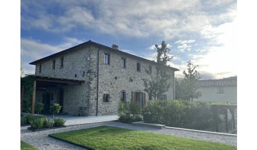 plush74 locations photo film production italy villa countryside00039