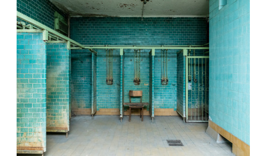 plush74 lost swimming hall east berlin 12