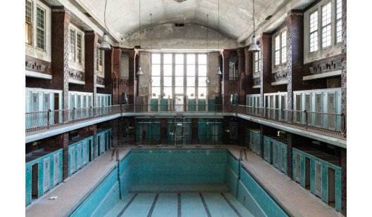 plush74 lost swimming hall east berlin 32