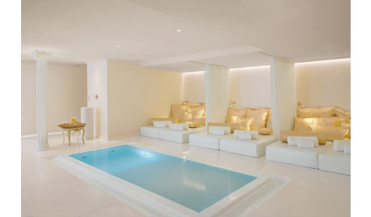 plush74 luxurious lake view villa 2