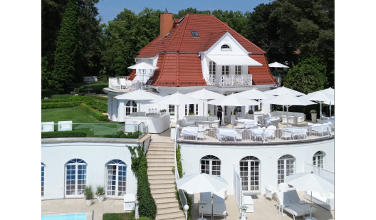 plush74 luxurious lake view villa 32