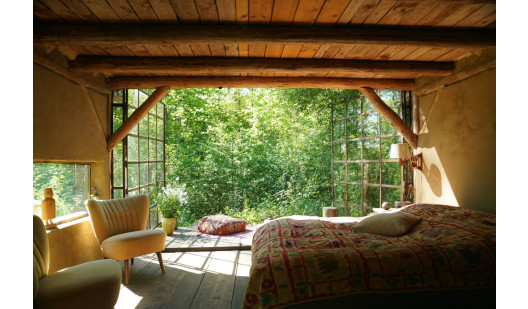 plush74 magical lakeside house 1