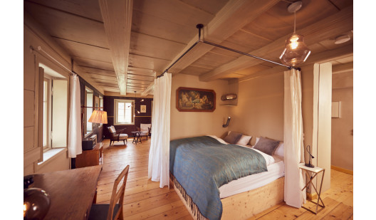 plush74 merchant039s farmhouse 4(1)