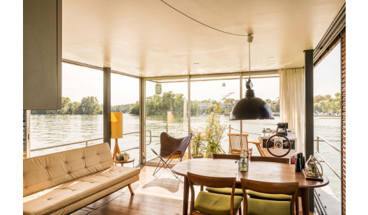 plush74 modern houseboat berlin 2