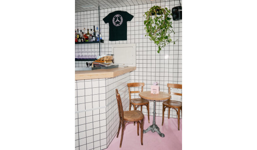 plush74 neon monochrome bar 5