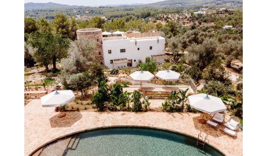 plush74 nomadic luxury retreat 1