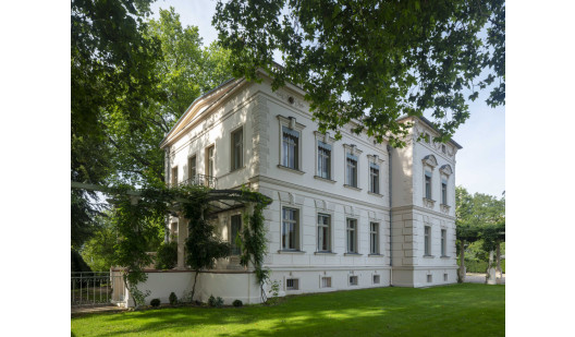 plush74 palatial garden villa potsdam 2