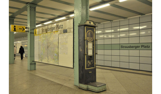 plush74 photo film event location germany berlin subway bhf strausberger 1