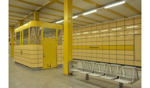 plush74 photo film event location germany berlin subway bhf weberwiese 5