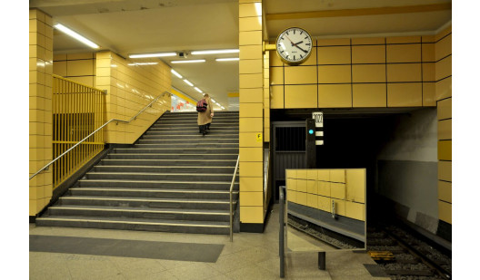 plush74 photo film event location germany berlin subway bhf weberwiese 8