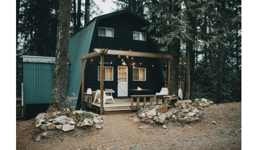 plush74 photo film event location vancouver forest private home canada bright rustic home cabin 6