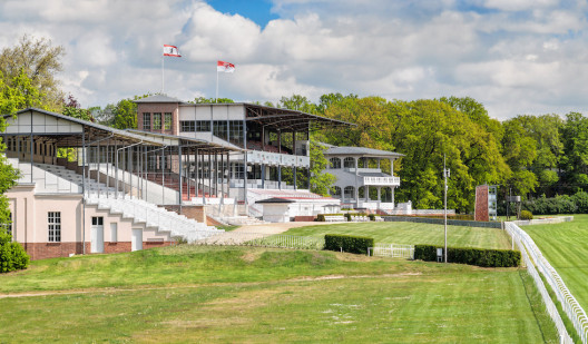 plush74 racecourse berlin 2