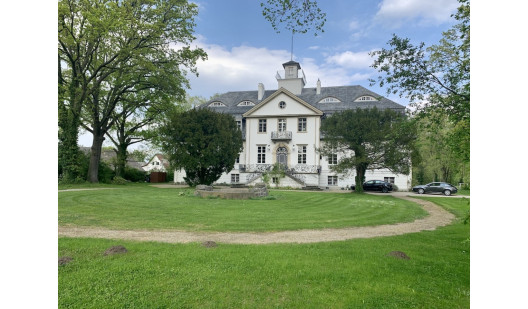 plush74 rental location film photo event castle villa countryside velvet garden 36 (2)