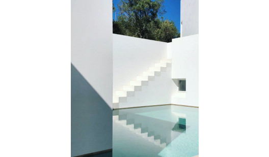 plush74 affitto location film produzione fotografica servizio moderno bianco pulito casa villa grafica lusso2