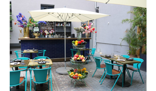 plush74 restaurant friedrichstrasse berlin 2