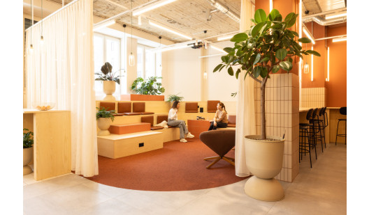 plush74 soft colour meeting room 4 (1)