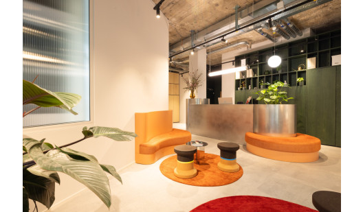 plush74 soft colour meeting room 4 (3)