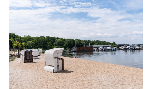 plush74 the marina 35