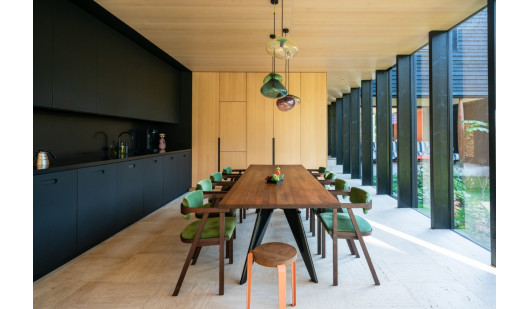 plush74 the modern lake house 1