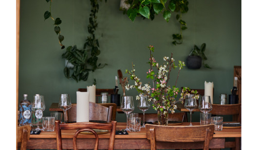 plush74 urban garden dining 10