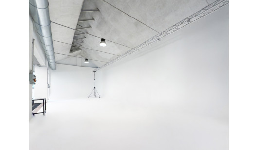 plush74 vibrant milan loft 19