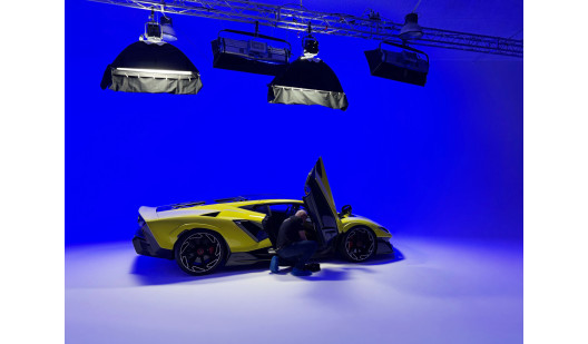 plush74 vibrant milan loft 20