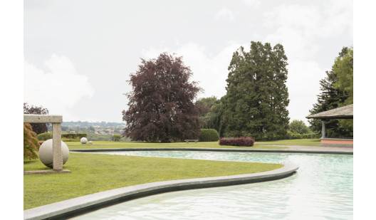 plush74 villa with art garden 20(1)