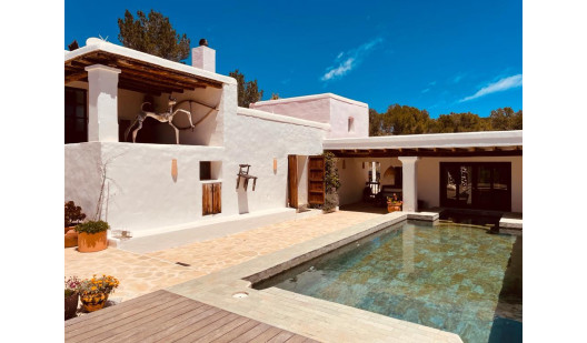 plush74 villa mit pool ii ibiza 1
