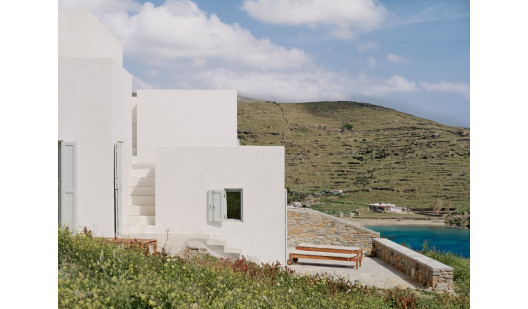 plush74 white cubes on the aegean 6