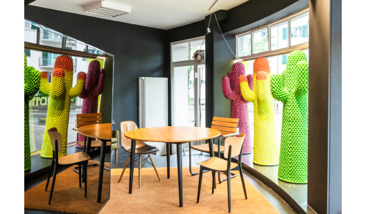 plush74 window showroom 2 (1)