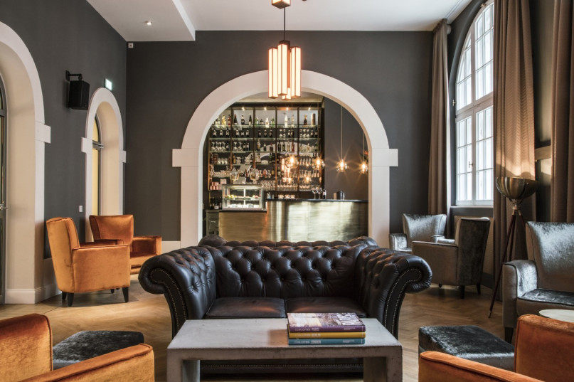 01 berlinlocationplush743