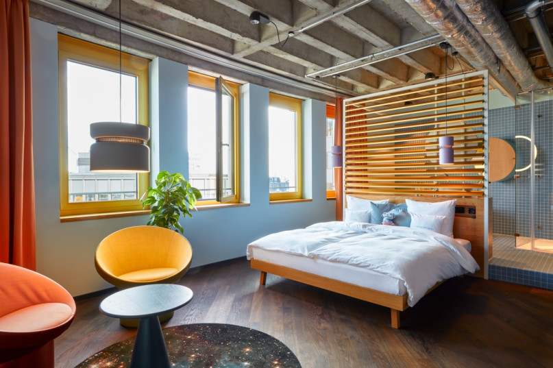 25h circle steveherud rooms extralarge medium 13