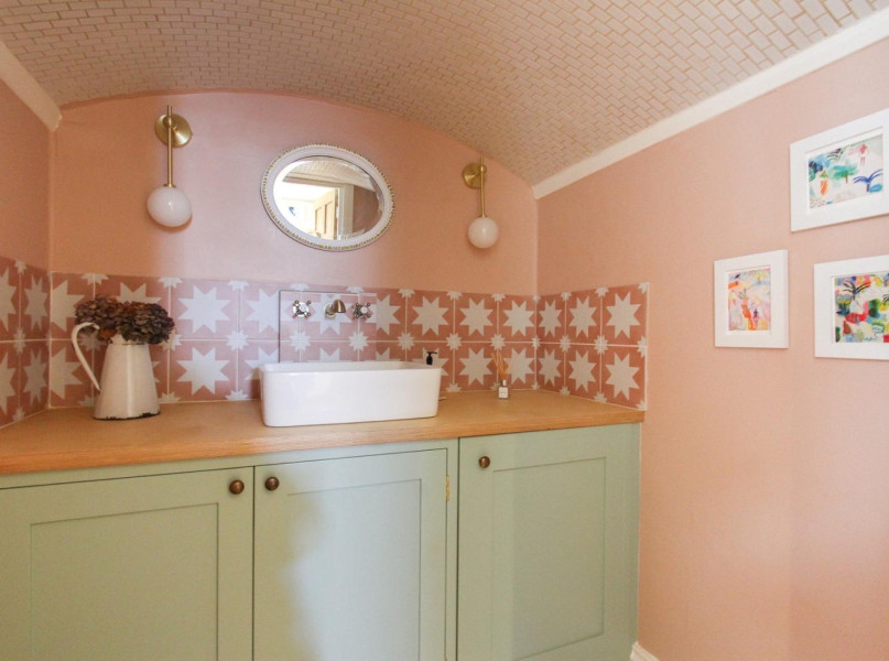 7ac1f643 a7d0 4302 b69f f980c4f0e969