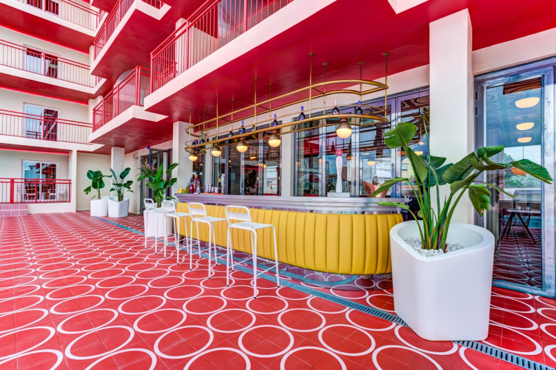 ajp7551and8more2019 12 outdoor chalet sun001