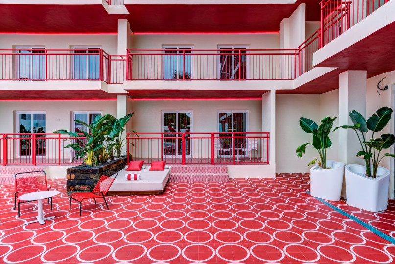 ajp7587and8more2019 12 outdoor chalet sun003