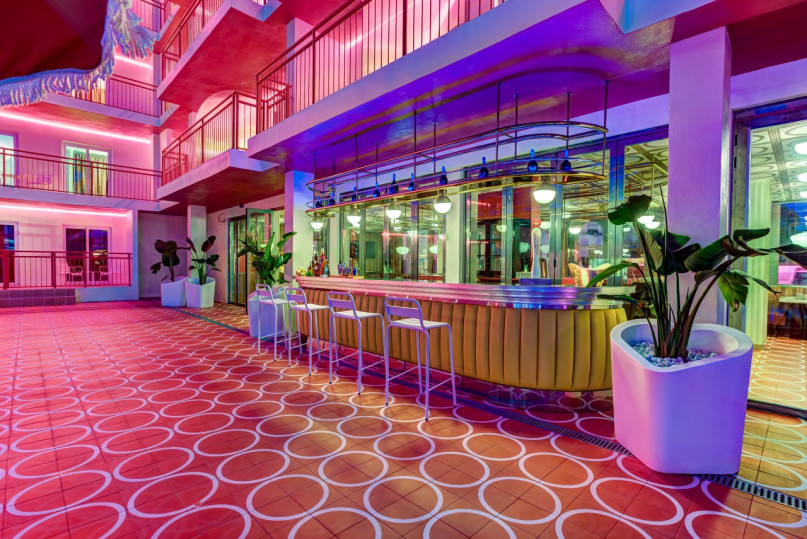 ajp8037and8more2019 12 outdoor chalet sun043