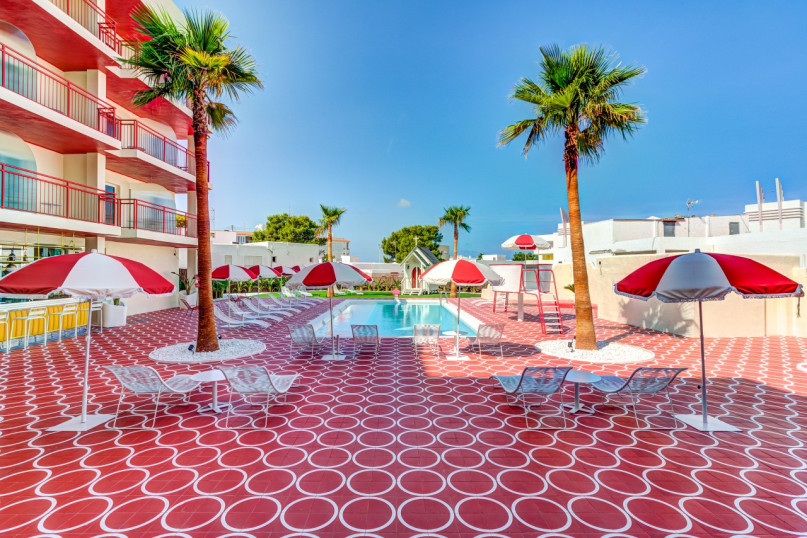 ajp9369and8more2019 12 outdoor chalet sun069