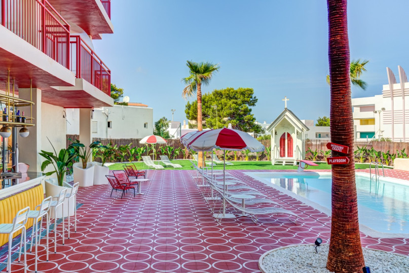 ajp9387and8more2019 12 outdoor chalet sun071