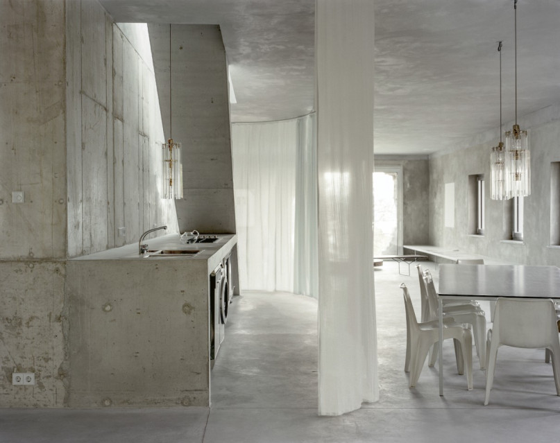 berlin location concrete brutalismus villa house plush74 4