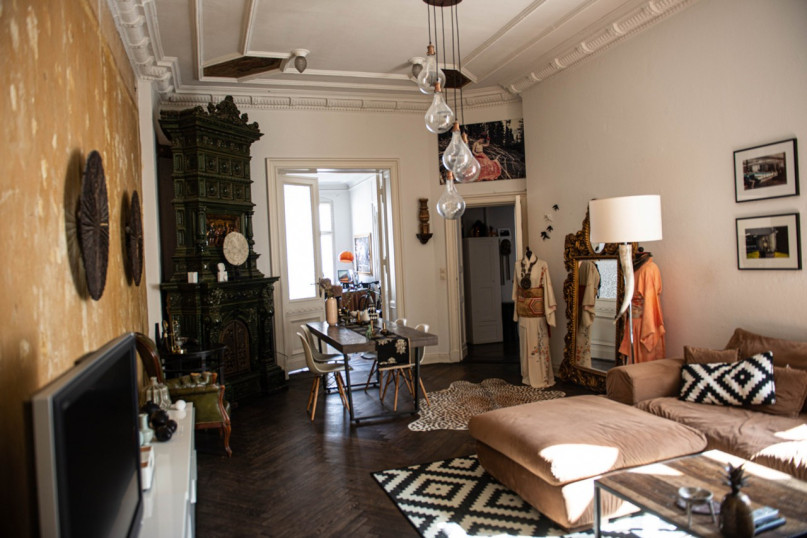 berlinlocationplush745jpeg5