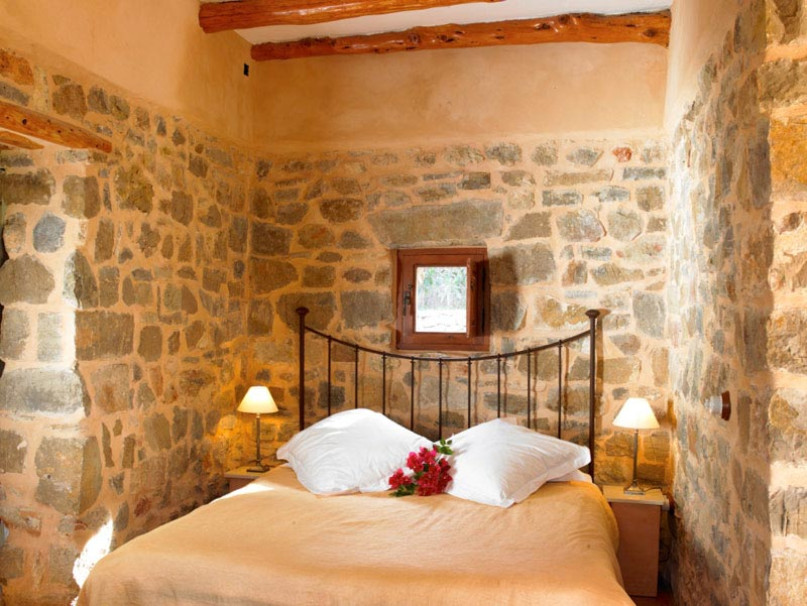 can talaias productions locaitons plush7415