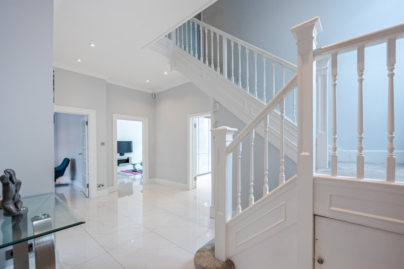 chandos house entrance hall 2