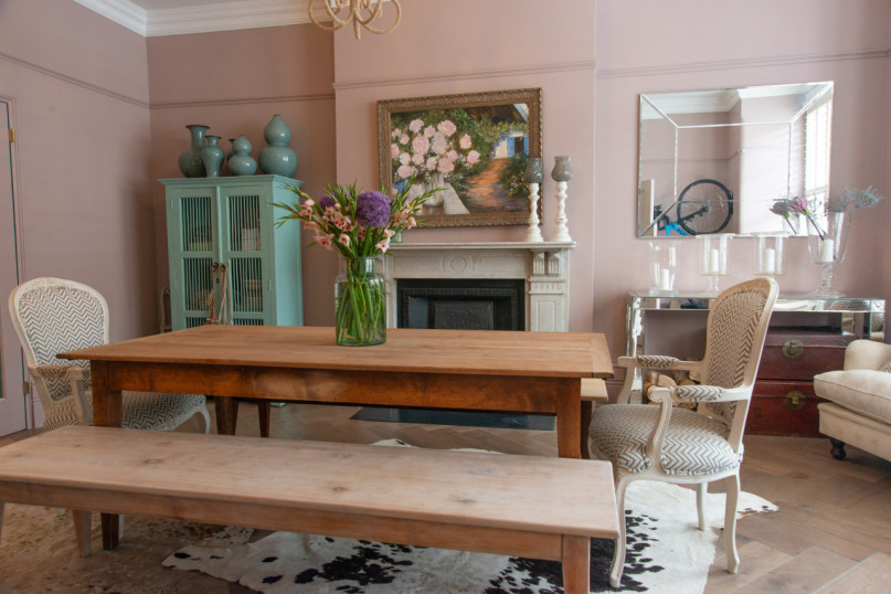 hh reception room table